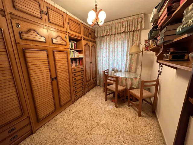 PISO DE 4 DORMITORIOS EN PLAZA DE LOS ALFÉRECES — 25