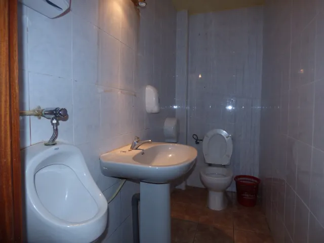 Antiguo bar La Campana. 90m2, 2 aseos. Persiana motorizada. Preparado para negocio de hostelería. — 7
