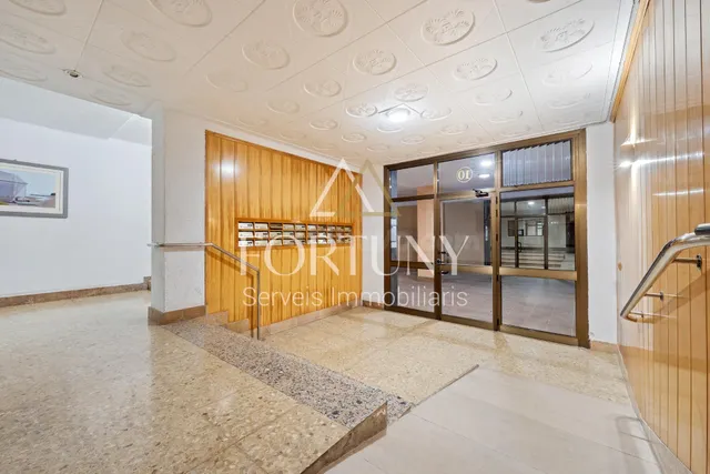Piso en venta Calle Sardana, Reus. - foto 2