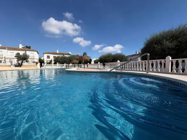 BUNGALOW PLANTA BAJA EN URB. MIRADOR DEL MEDITERRÁNEO CON JA - foto 3