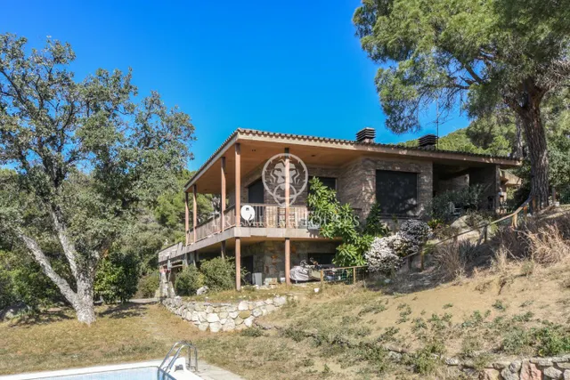 Casa en venta en plena montaña con piscina y vistas al mar en Cabrera de Mar — 13