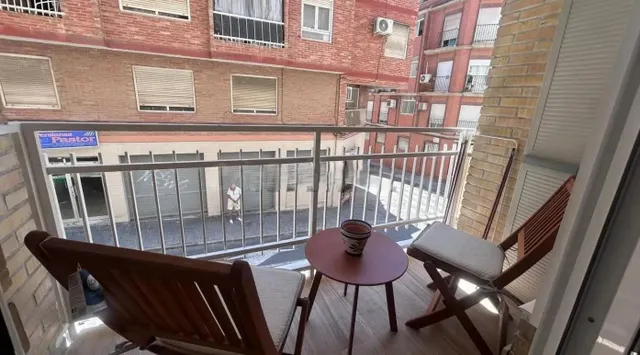 ALQUILER DE VIVIENDA DE 4 DORMITORIOS RECIEN REFORMADA ZONA  - foto 5