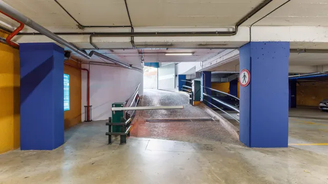 Parking 12m² en alquiler - Zona Franca — 16