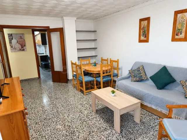 VIVIENDA CON CUATRO DORMITORIOS EN MUY BUEN ESTADO - foto 3