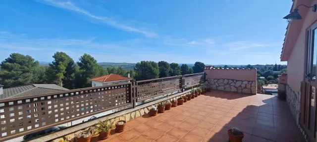 Espectacular Chalet Adosado con Piscina, Terrazas y Diseño Exclusivo — 16