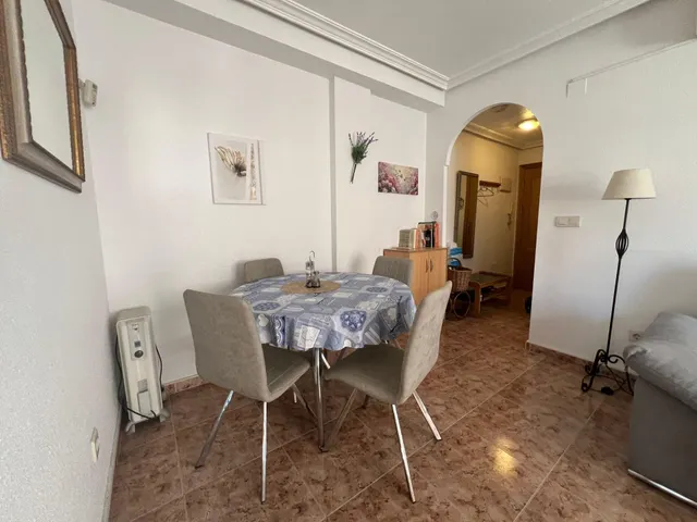 APARTAMENTO DE 2 habitaciones, TODO EXTERIOR, RODEADO DE TODOS LOS SERVICIOS — 12