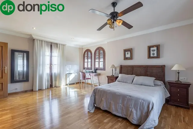 INCREÍBLE CHALET INDEPENDIENTE EN ZONA PRIVILEGIADA — 22