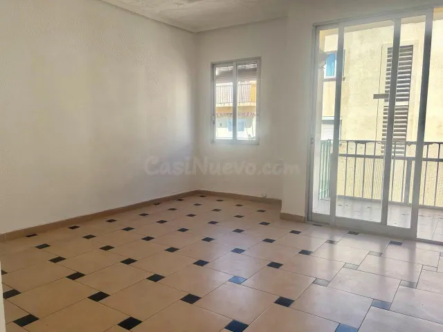 Amplia vivienda con trastero y dos balcones en El Cabanyal — 3