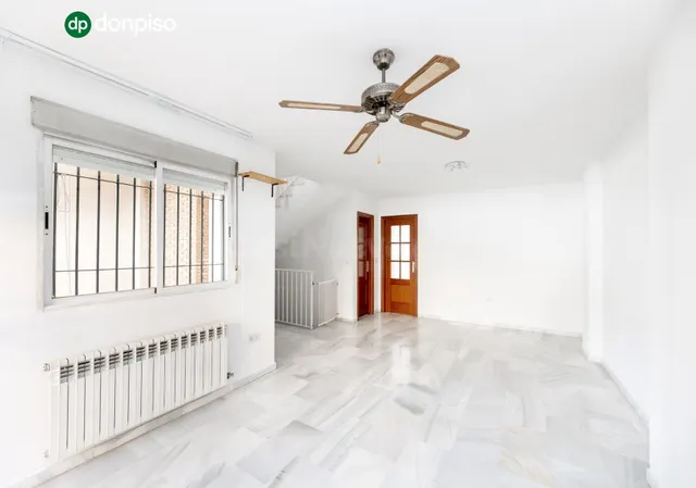 Vive en el corazón de Armilla: 4 dormitorios, patio, terraza - foto 5