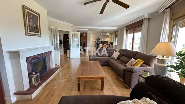 ESPECTACULAR CHALET EN VENTA EN ONTINYENT, A TAN SOLO UNOS M - foto 4