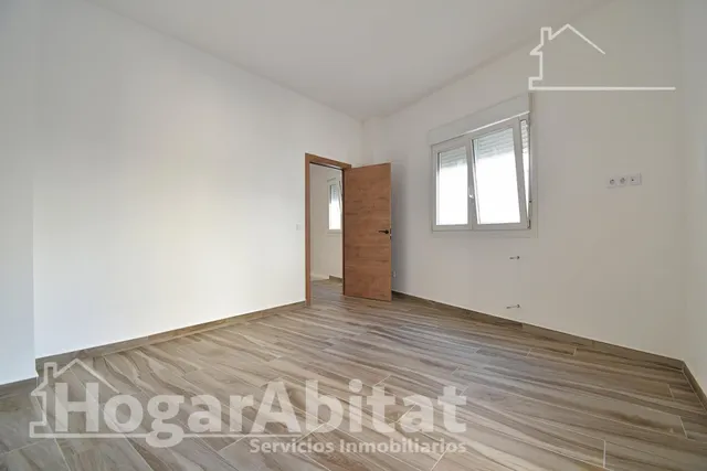 Casa reformada con terraza y garaje en el centro — 25