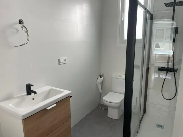 Piso ESTUDIANTES-FUNCIONARIOS ALQUILER habitaciones en Castellón, zona Av.Casalduch, 4 hab. 2 baños, ascensor. — 9