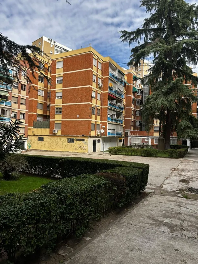 Local comercial 175m² en venta - Ventas — 7