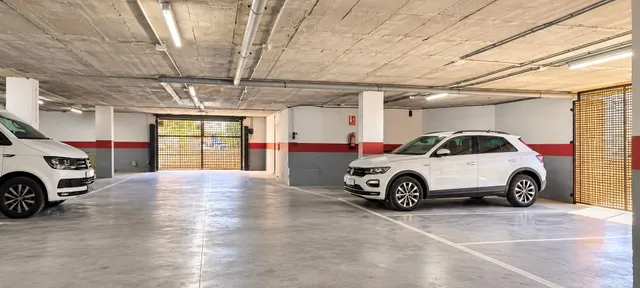 Piso con terraza y piscina en El Terreno, Palma — 21