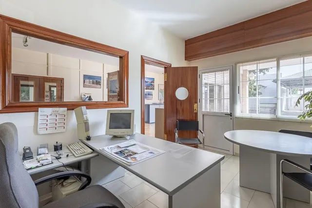 CASA CON NEGOCIO EN ALHENDIN — 10