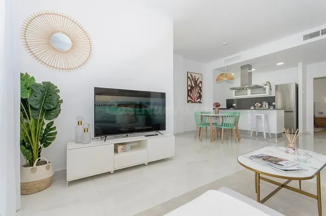 VILLA DE 3 DORMITORIOS 3 BAÑOS, PISCINA PRIVADA EN ORIHUELA  - foto 3