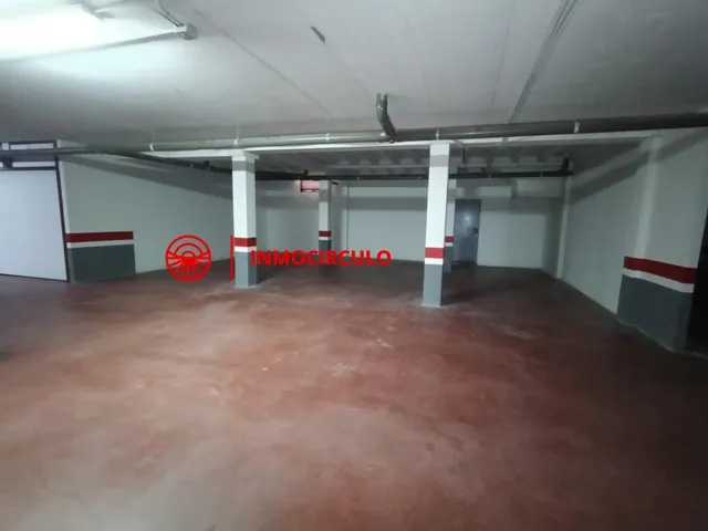 Exclusivo Chalet Pareado Junto al HUBU: Tu Oasis Urbano en Burgos — 29