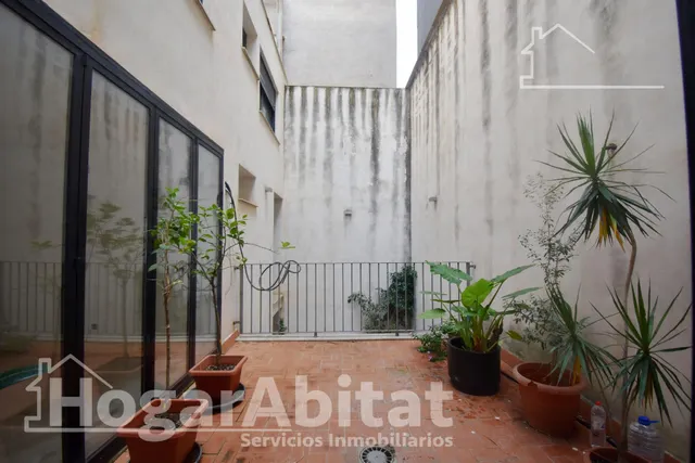 ¡Perfecto para invertir! Casa de cuatro alturas  para reformar con garaje y dos terrazas, cerca del centro — 10