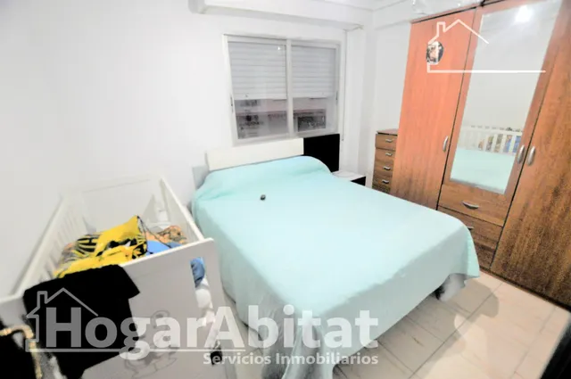PARA REFORMAR, LUMINOSO Y EXTERIOR DE TRES DORMITORIOS — 9