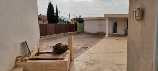 Edificio con piscina — 10