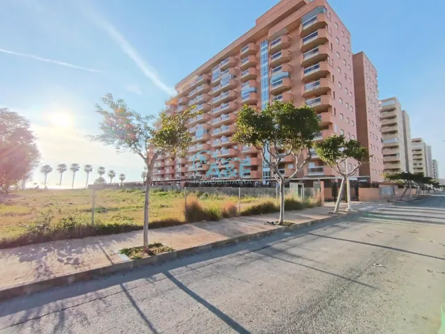 AYF VENDE GARAJE EN EDIFICIO PLAYA DORADA — 18