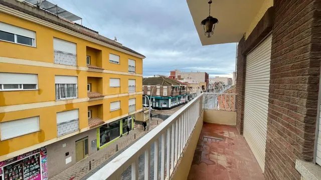 PISO EN GRAN VÍA CON DOBLE BALCÓN – 180 m2 EN PLENO CENTRO - foto 2