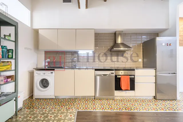 Piso listo para entrar a vivir con balcón y doble orientación en vila de gràcia — 12