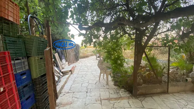 Típica casa tradicional de campo situada sobre terreno URBANO!  de 3900m2 — 47
