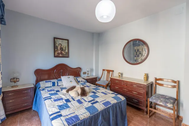 Casa independiente a 5 minutos de Granada en buen estado para entrar a vivir — 45