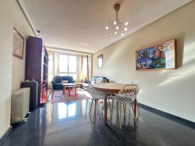 Piso 3 habitaciones 127m² en alquiler - Mestalla - foto 3