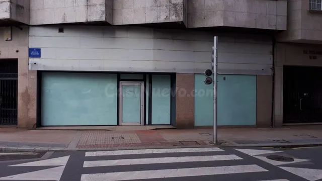 LOCAL COMERCIAL EN PONTEVEDRA