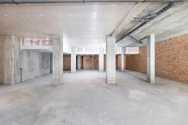 ESPECTACULAR LOCAL COMERCIAL EN GRANADA — 13