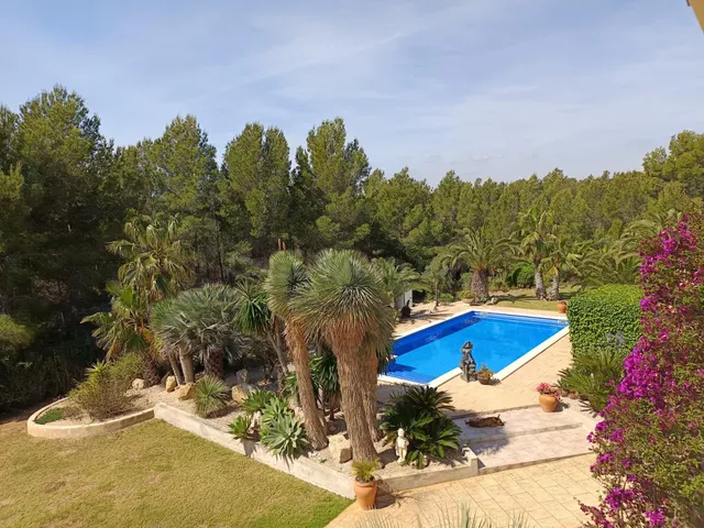 Encantadora y amplia villa en la urbanización de alto standi