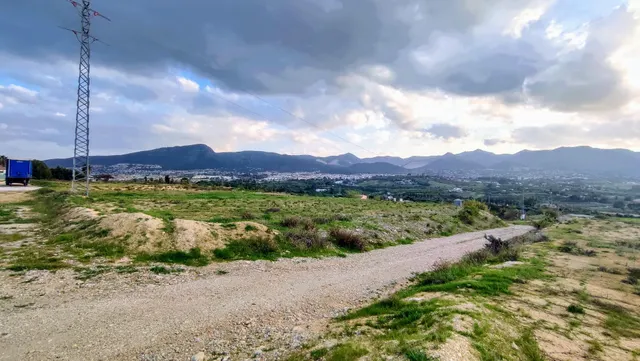 Se vende parcela de suelo en parte urbano, con pozo - ALHAURÍN DE LA TORRE — 48
