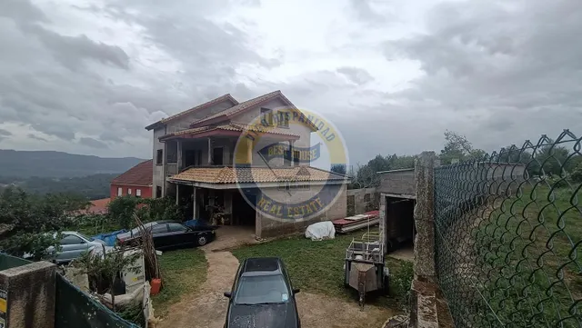 CASA EN MOS — 11