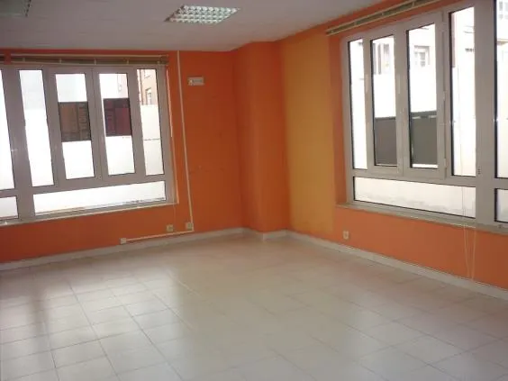 OFICINA EN EL CENTRO DE PONFERRADA CON 3 DESPACHOS — 11