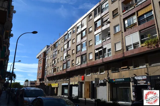 Gran oportunidad en C/ Escultor Rocamora — 26