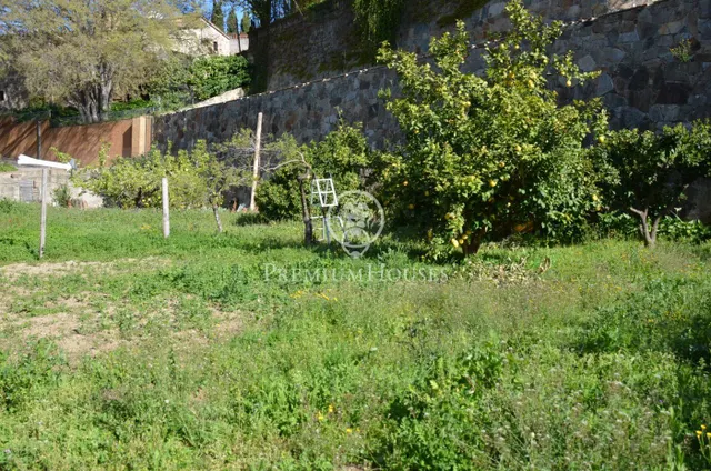 Parcela plana con grandes posibilidades en Alella — 6