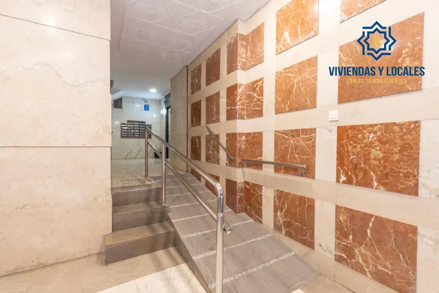 Piso de 3 dormitorios en calle milán, zaidín | muy luminoso y con gran potencial — 27