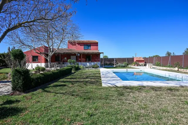 Exclusiva casa de campo URBANA en la Vega de Antequera - foto 2
