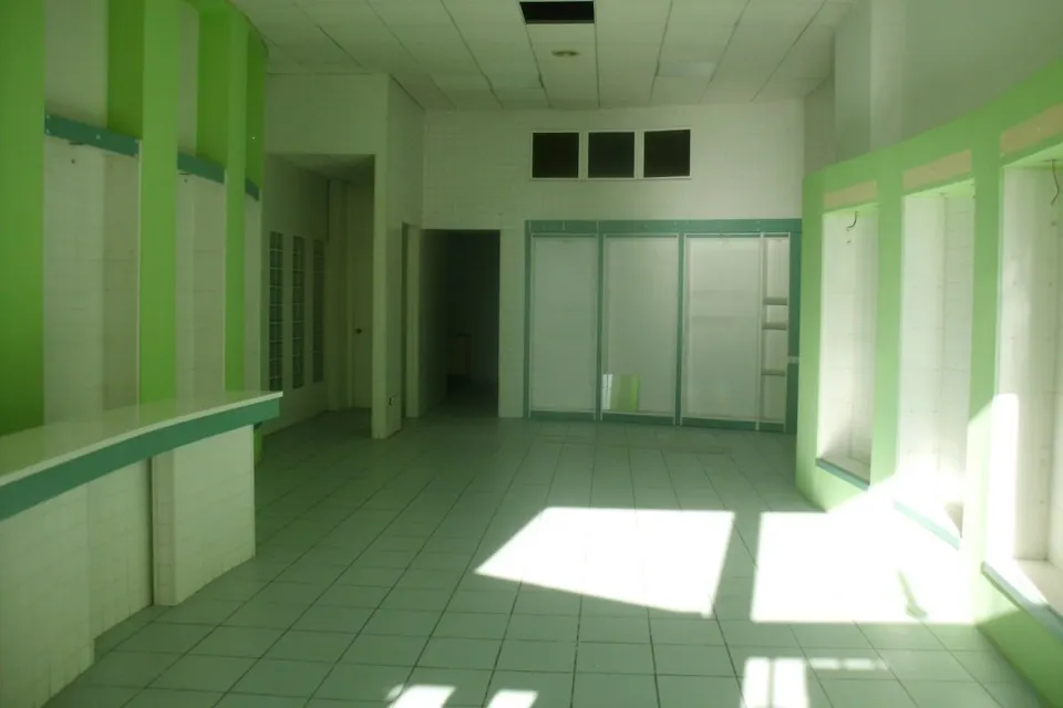 Local comercial en Avda. Daniel Gil - Ontinyent