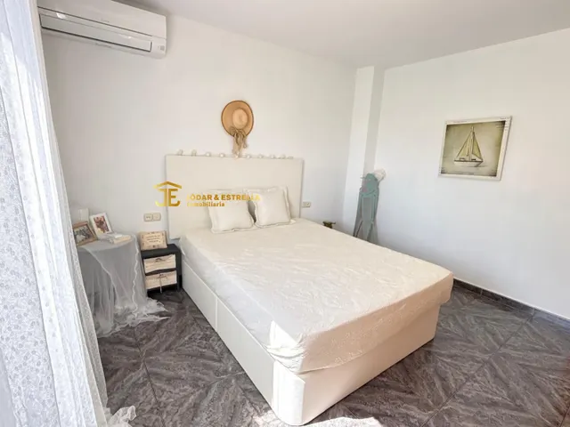 MARAVILLOSO CHALET DE 4 DORMITORIOS EN TORRECILLA — 27