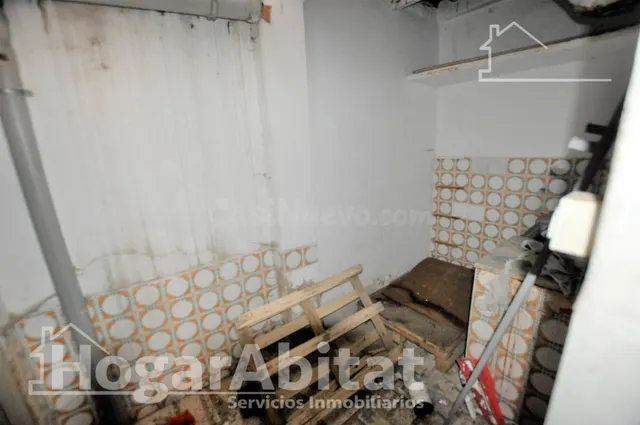 ¡OPORTUNIDAD! LOCAL COMERCIAL PARA REFORMAR EN NOU MOLES - foto 5