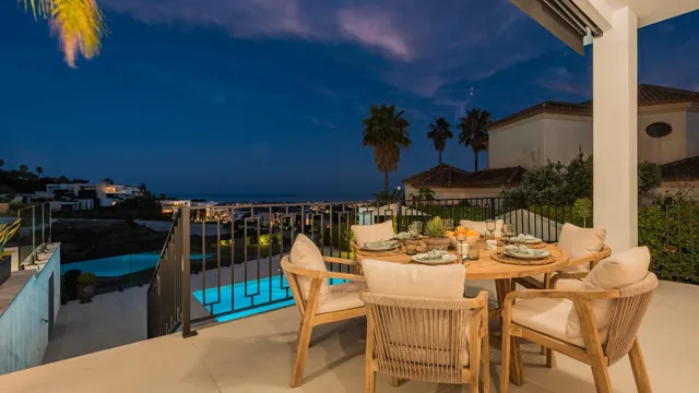 Villa de lujo de 5 dormitorios y 7 baños con impresionantes vistas al Mar. La Quinta, Benahavís — 10
