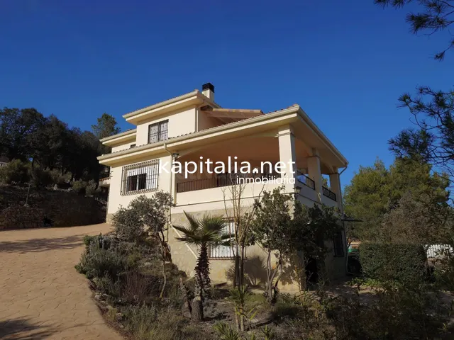 Chalet a la venta en la Sierra Mariola, Bocairent - foto 5
