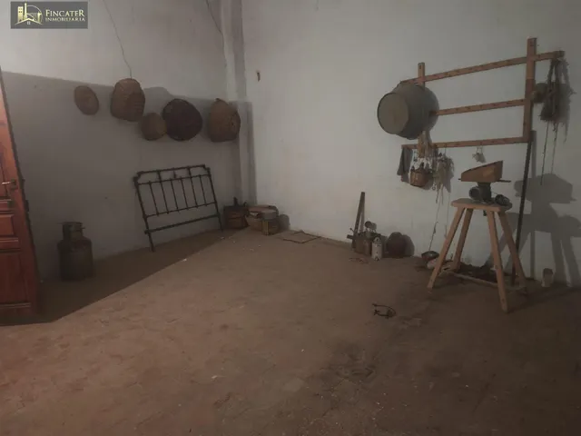 CASA EN CELLA — 35