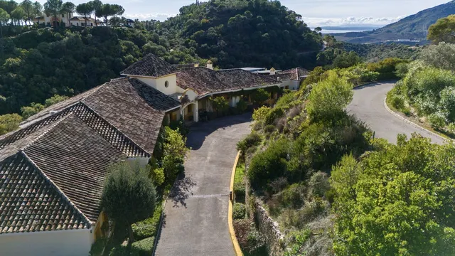 Chalet 6 habitaciones 980m² en venta - Costa del Sol — 41