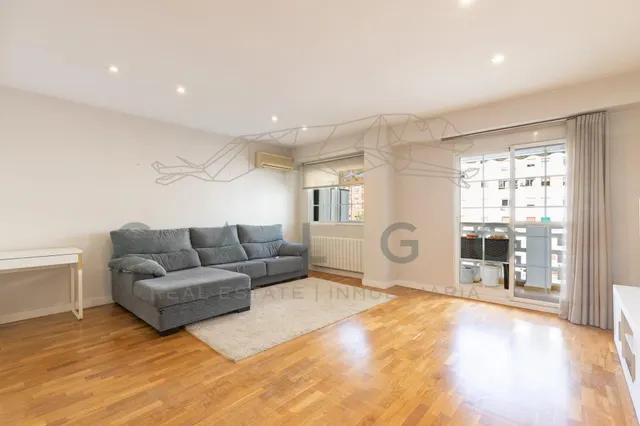 Comprar piso reformado con garaje junto a Plaza Xúquer — 14