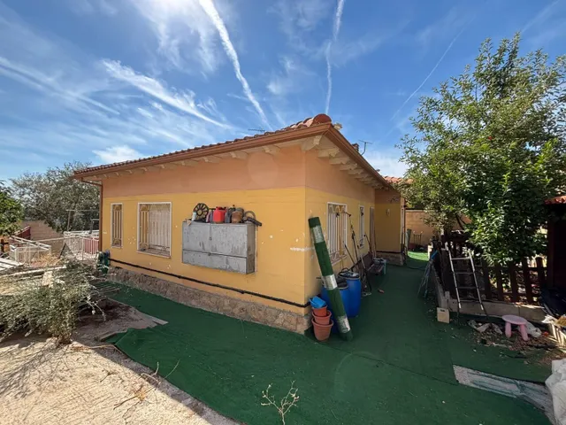 Chalet Independiente en VENTA en Loranca de Tajuña — 24