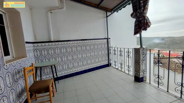 CASA EN VENTA CON COCHERA — 11